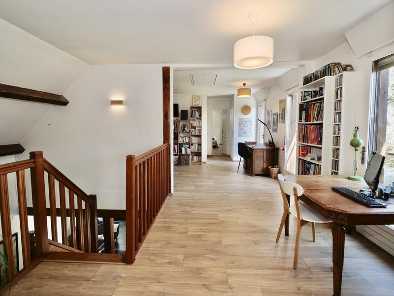 Maison - 181 m² - 7 pièces