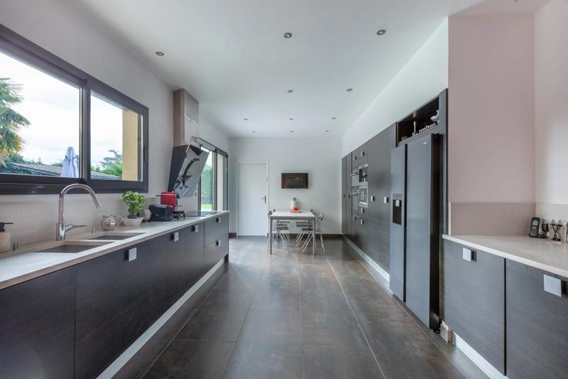 Villa - 300 m² - 7 pièces