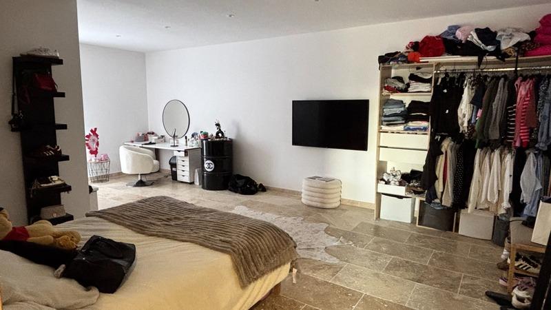 Maison - 440 m² - 16 pièces