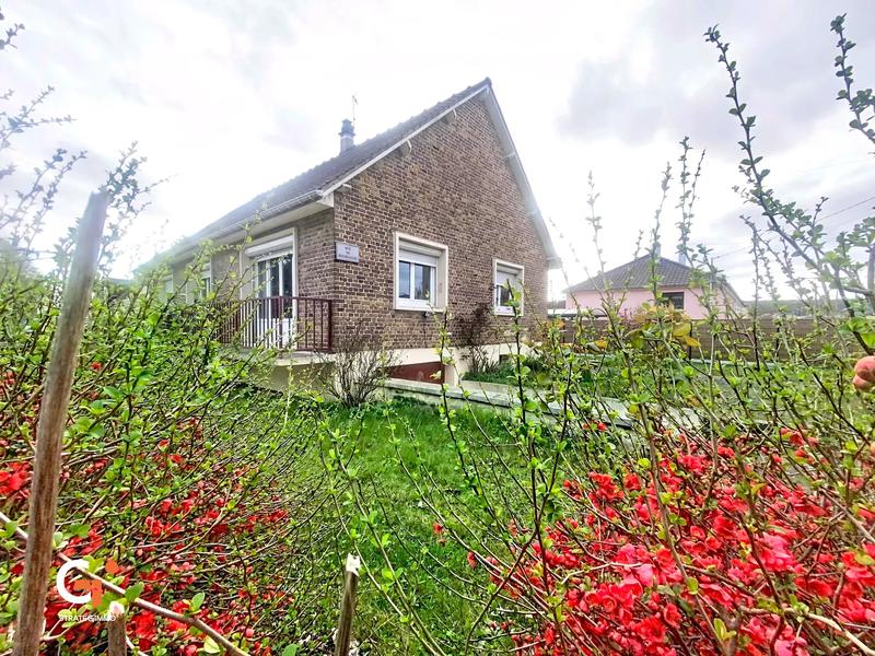 Maison - 90 m² - 5 pièces