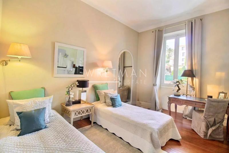 Appartement - 111 m² - 3 pièces