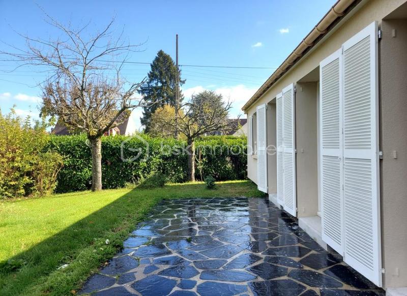 Maison traditionnelle - 121 m² - 6 pièces