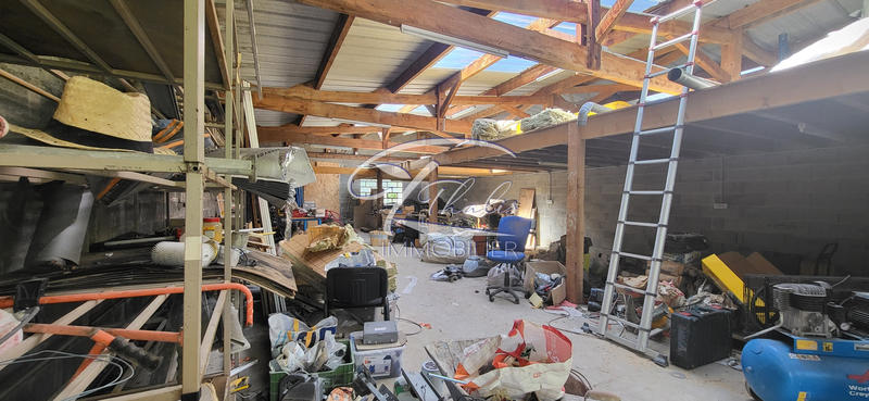 Entrepôt - 1 200 m²