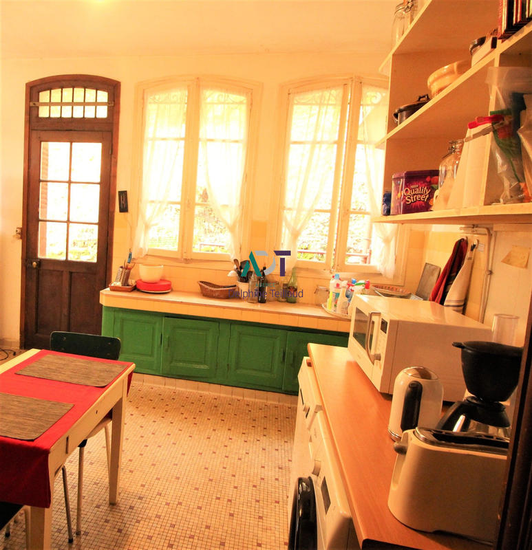 Maison - 300 m² - 12 pièces