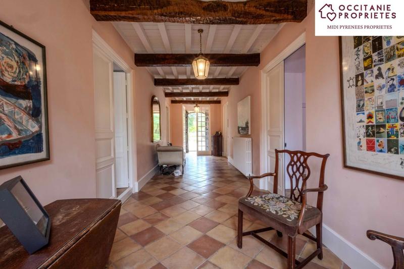 Propriété - 520 m² - 13 pièces