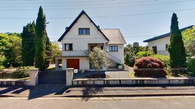 Maison traditionnelle - 185 m² - 6 pièces