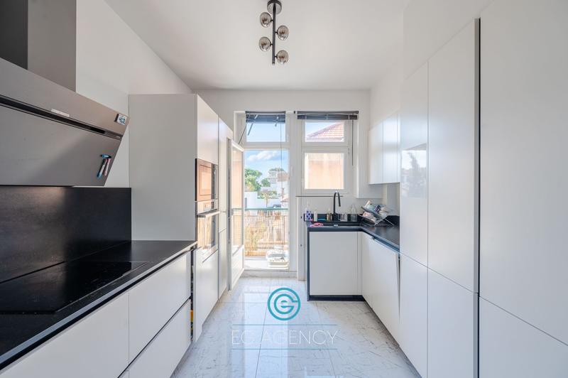 Appartement - 82 m² - 4 pièces