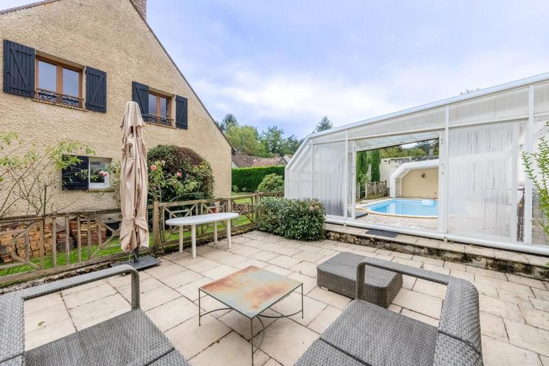 Propriété - 210 m² - 7 pièces