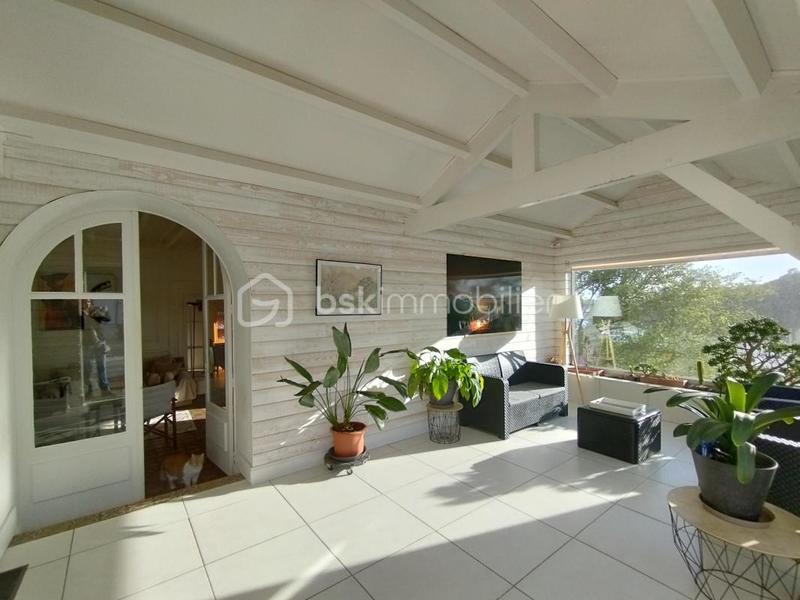 Propriété - 294 m² - 9 pièces