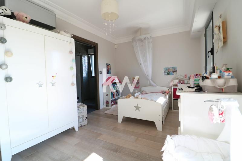 Villa - 360 m² - 7 pièces