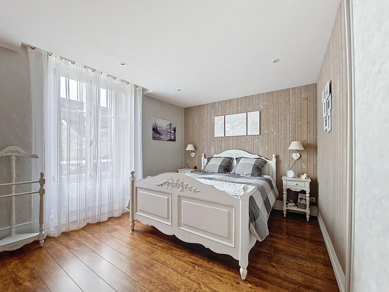 Maison - 187 m² - 6 pièces