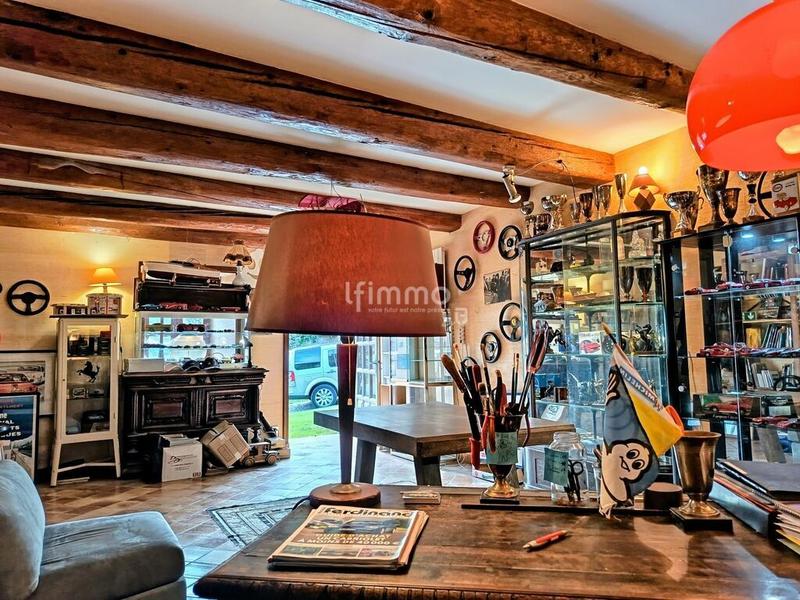 Propriété - 312 m² - 11 pièces