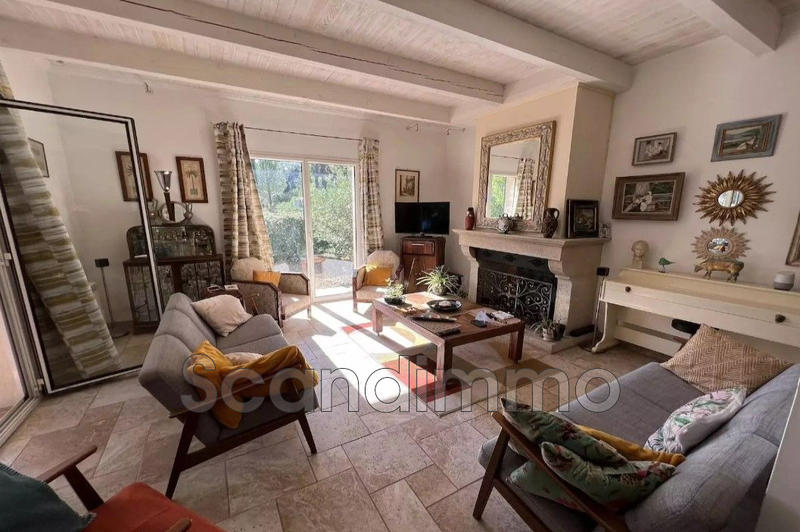 Villa - 213 m² - 6 pièces