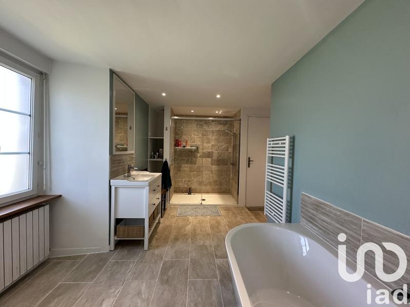 Maison - 181 m² - 6 pièces