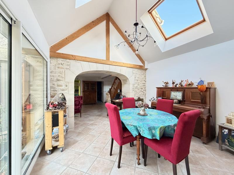 Maison - 140 m² - 5 pièces