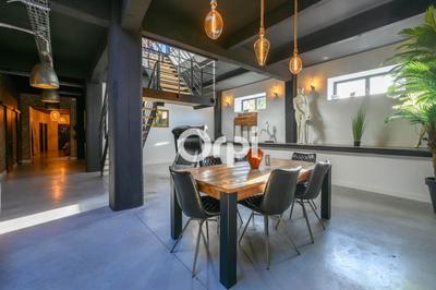 Loft - 285 m² - 4 pièces