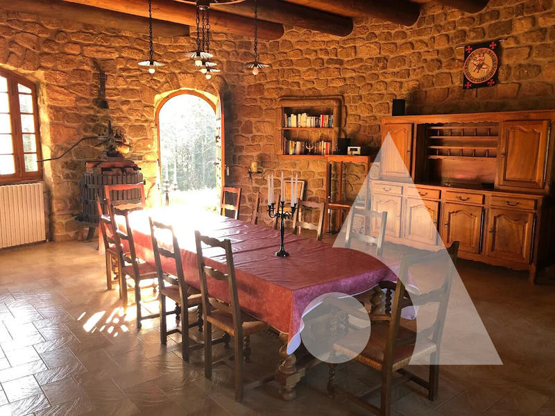 Demeure - 448 m² - 12 pièces