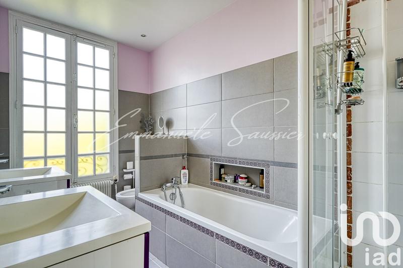 Maison - 227 m² - 9 pièces