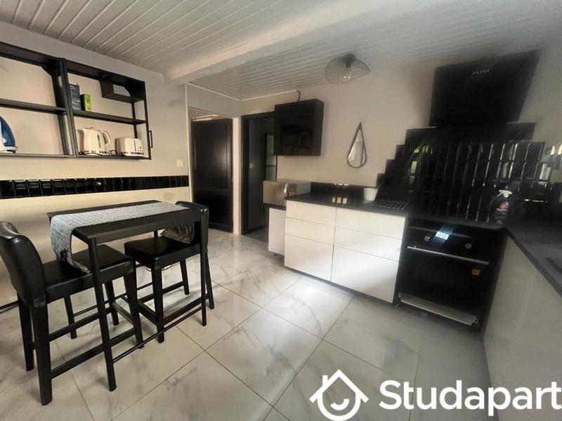 Chambre - 11 m² - 1 pièce