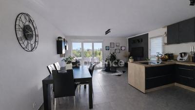 Appartement - 83 m² - 4 pièces