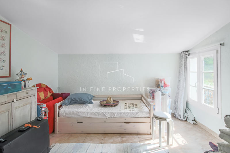 Maison - 180 m² - 6 pièces