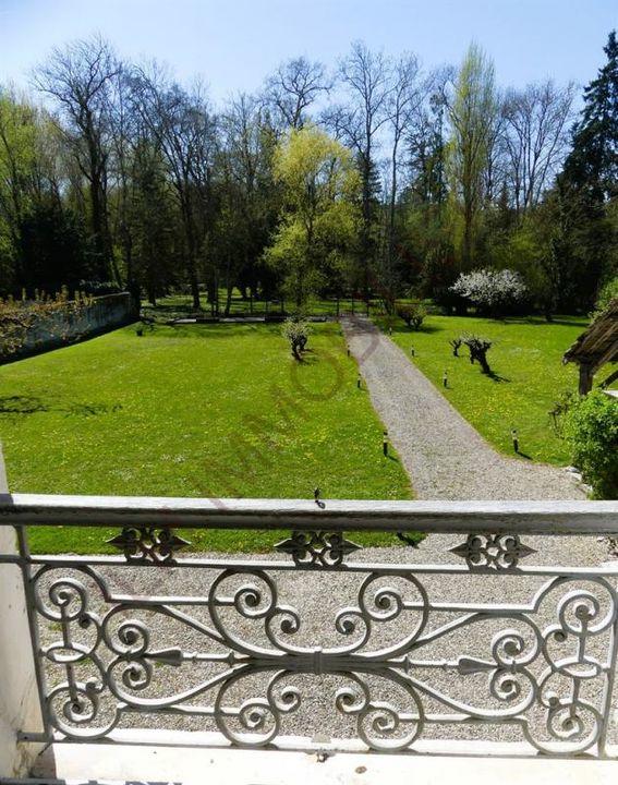 Demeure - 210 m² - 7 pièces