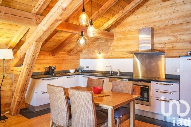 Maison - 250 m² - 9 pièces