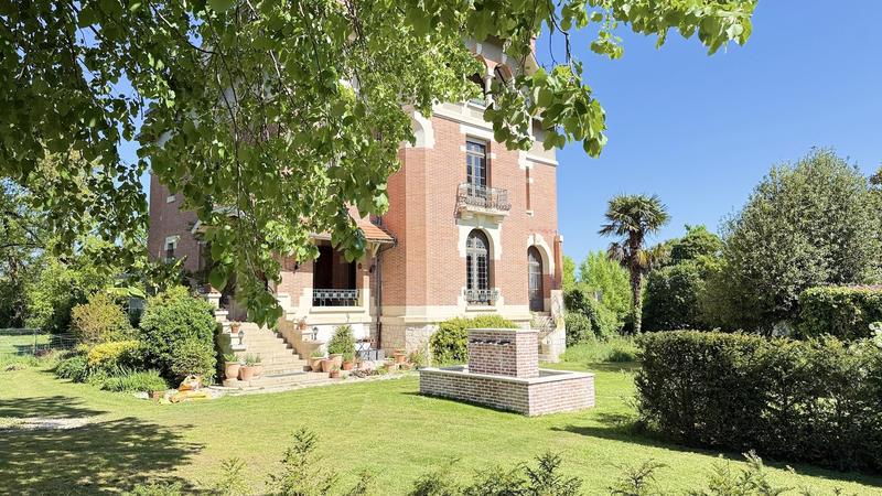 Château - 490 m² - 18 pièces