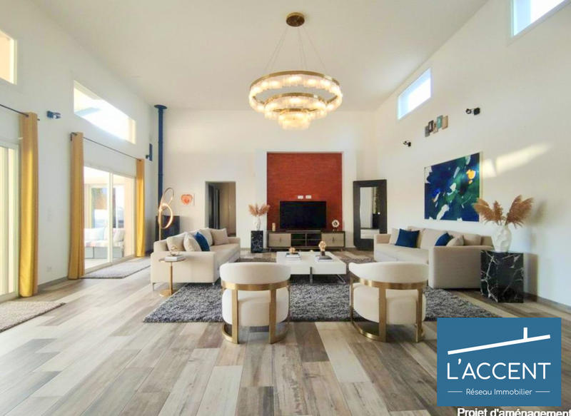 Maison - 210 m² - 6 pièces