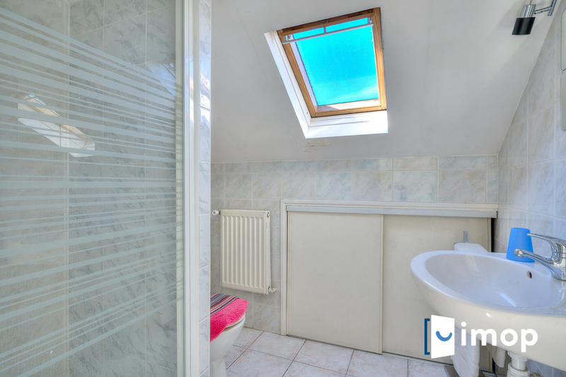 Maison - 182 m² - 8 pièces