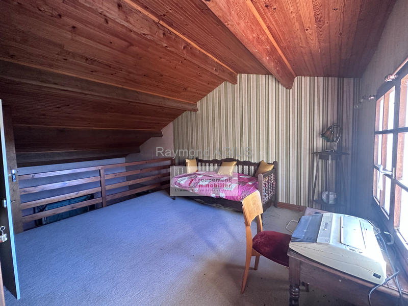 Maison - 219 m² - 13 pièces