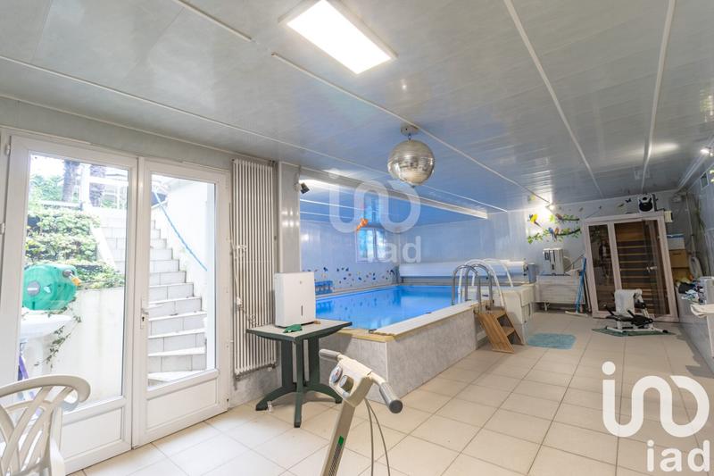 Maison - 190 m² - 8 pièces