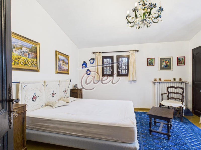 Villa - 214 m² - 7 pièces