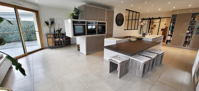 Villa - 162 m² - 6 pièces