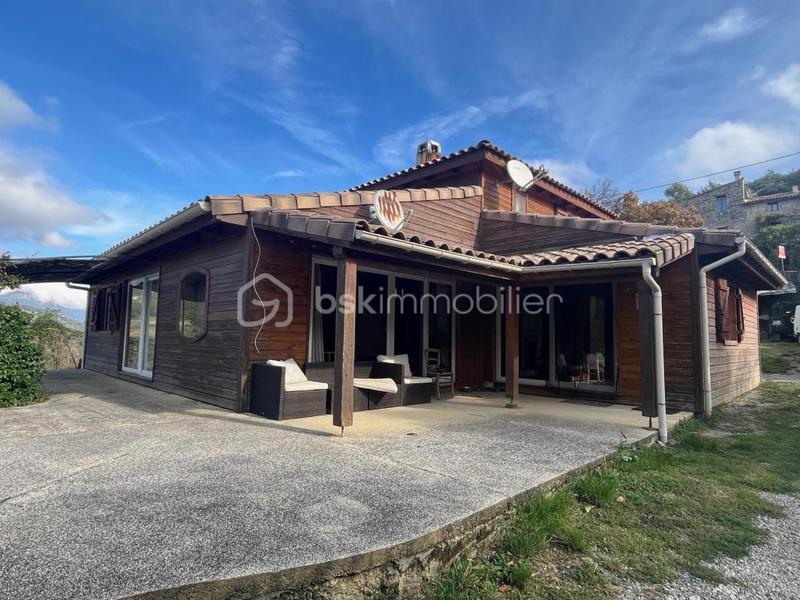 Maison - 134 m² - 7 pièces