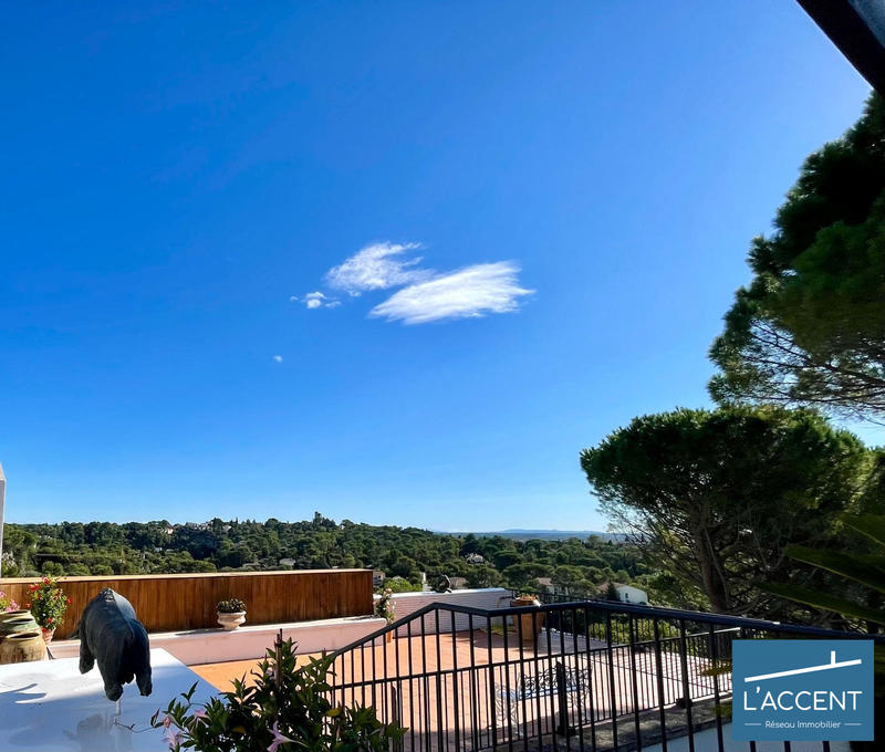 Maison - 375 m² - 15 pièces