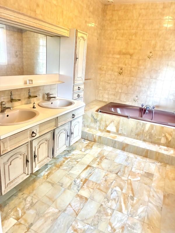 Maison - 511 m² - 9 pièces