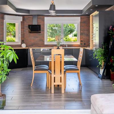 Maison - 260 m² - 8 pièces