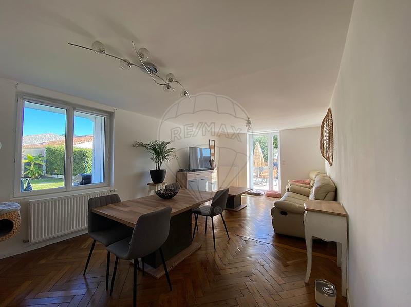 Maison - 205 m² - 7 pièces