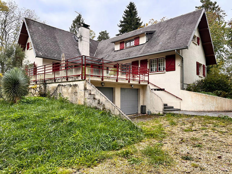 Maison - 204 m² - 6 pièces