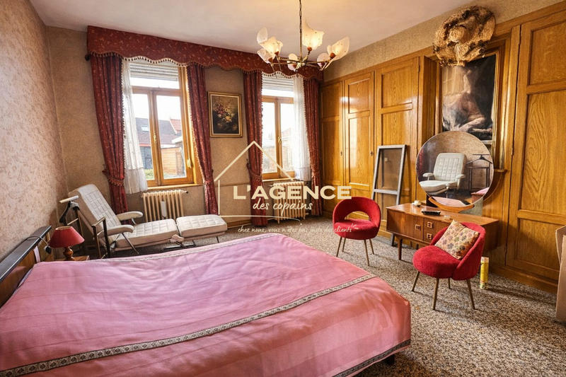 Maison - 290 m² - 8 pièces