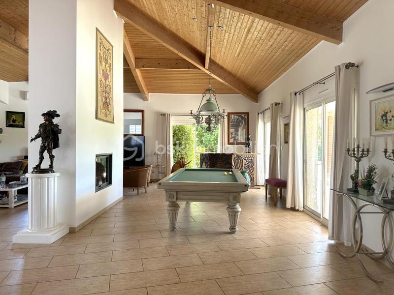 Villa - 254 m² - 7 pièces