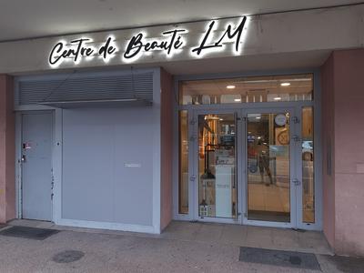 Local commercial - 229 m² - 6 pièces