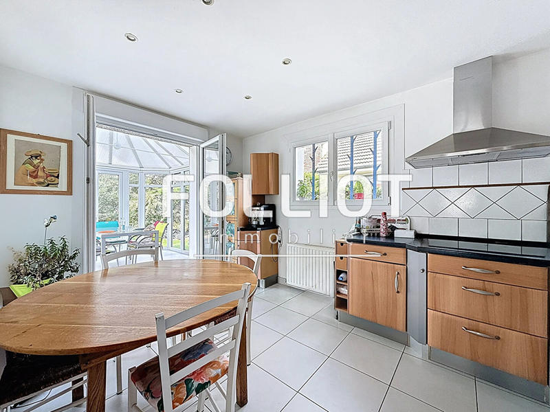 Maison - 180 m² - 8 pièces