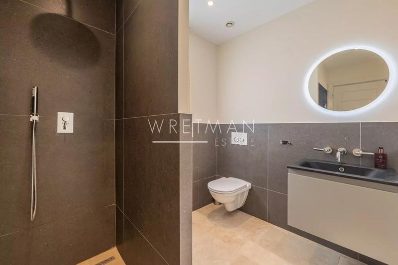 Villa - 319 m² - 7 pièces