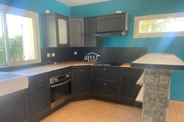 Maison - 99 m² - 4 pièces