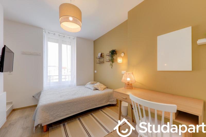 Chambre - 11 m² - 1 pièce