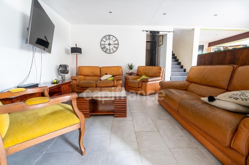 Villa - 257 m² - 10 pièces