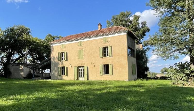 Maison ancienne - 409 m² - 12 pièces