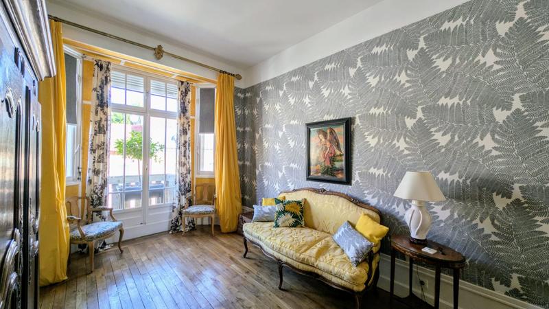 Appartement - 143 m² - 6 pièces